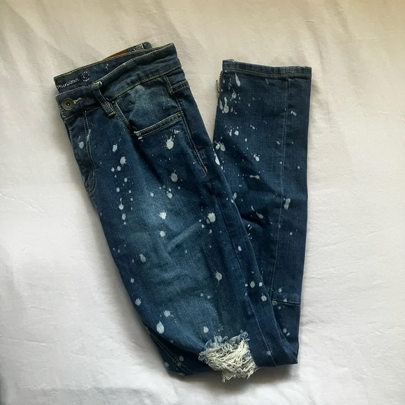 Crysp Denim Blue Jeans
Size 32x32 - Picture 1 of 7